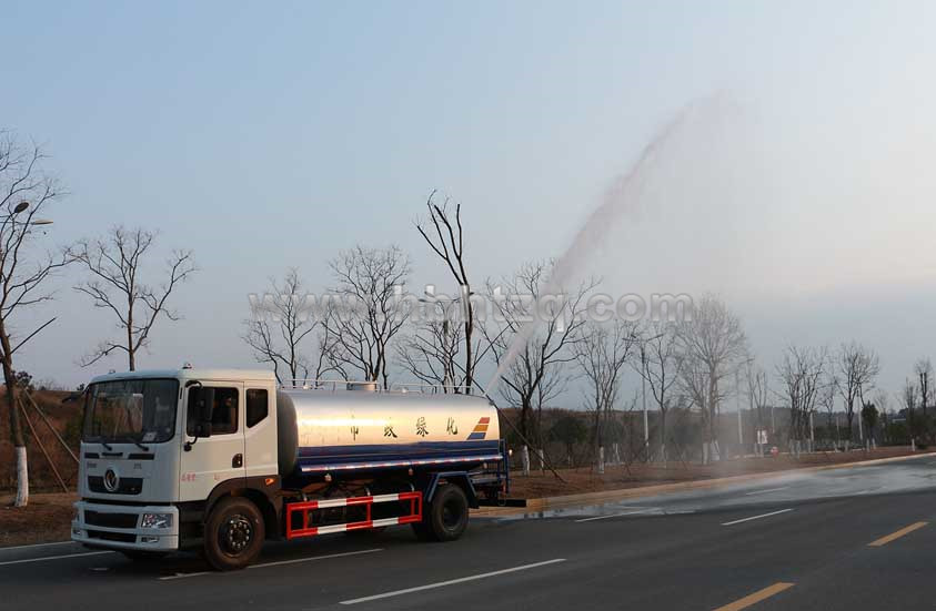 東風(fēng)創(chuàng)普15噸灑水車(chē)綠化高炮圖片.jpg