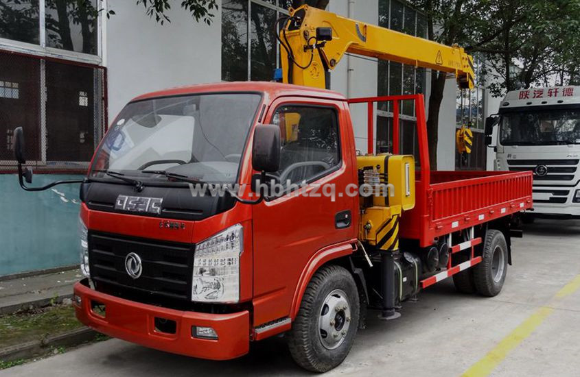 東風(fēng)2噸小型隨車吊圖片 一